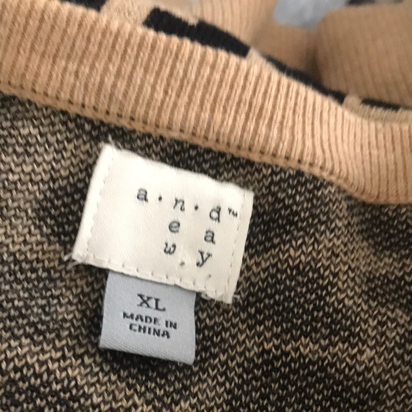 a.n.d Cardigan Sweater animal print XL - Picture 5 of 5